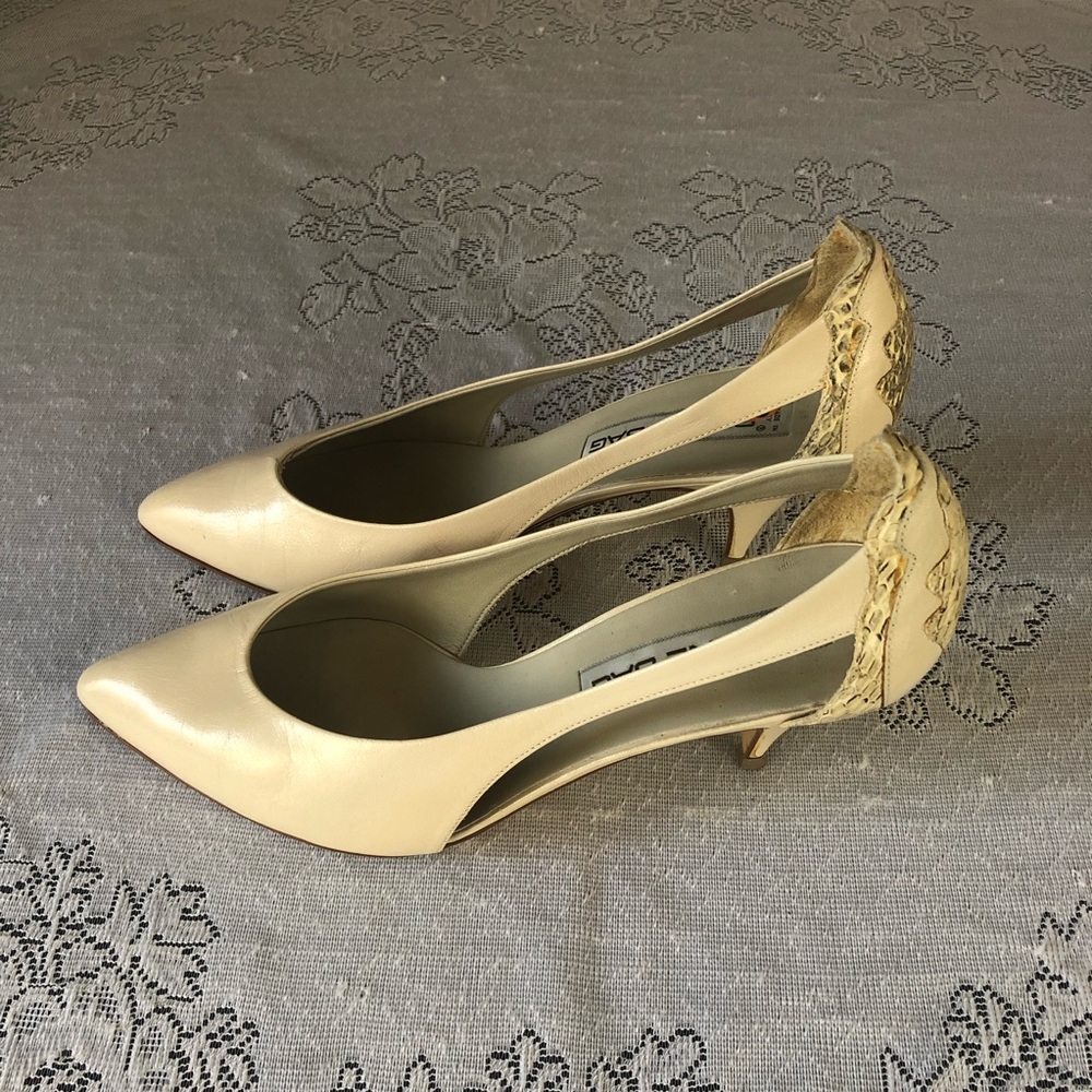 SHOES - Women's Beene Bag Italian leather heels in ivory. Size 10. (B Width)